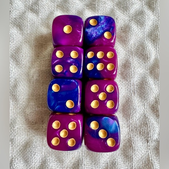 New Set of 8 Purple & Blue Swirl 15mm Acrylic Dice w/ Glass Tube & Storage Bag - Picture 4 of 7
